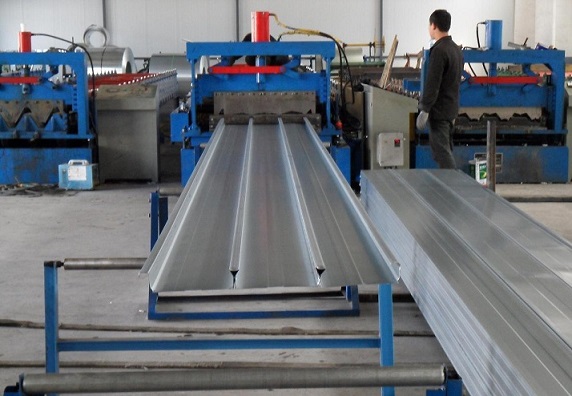 壓型鋼板設備跑偏處理工藝